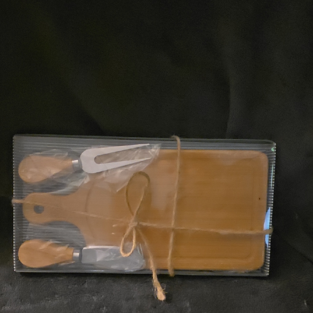 NIB Wooden Cheese Board Set with Fork And Knife